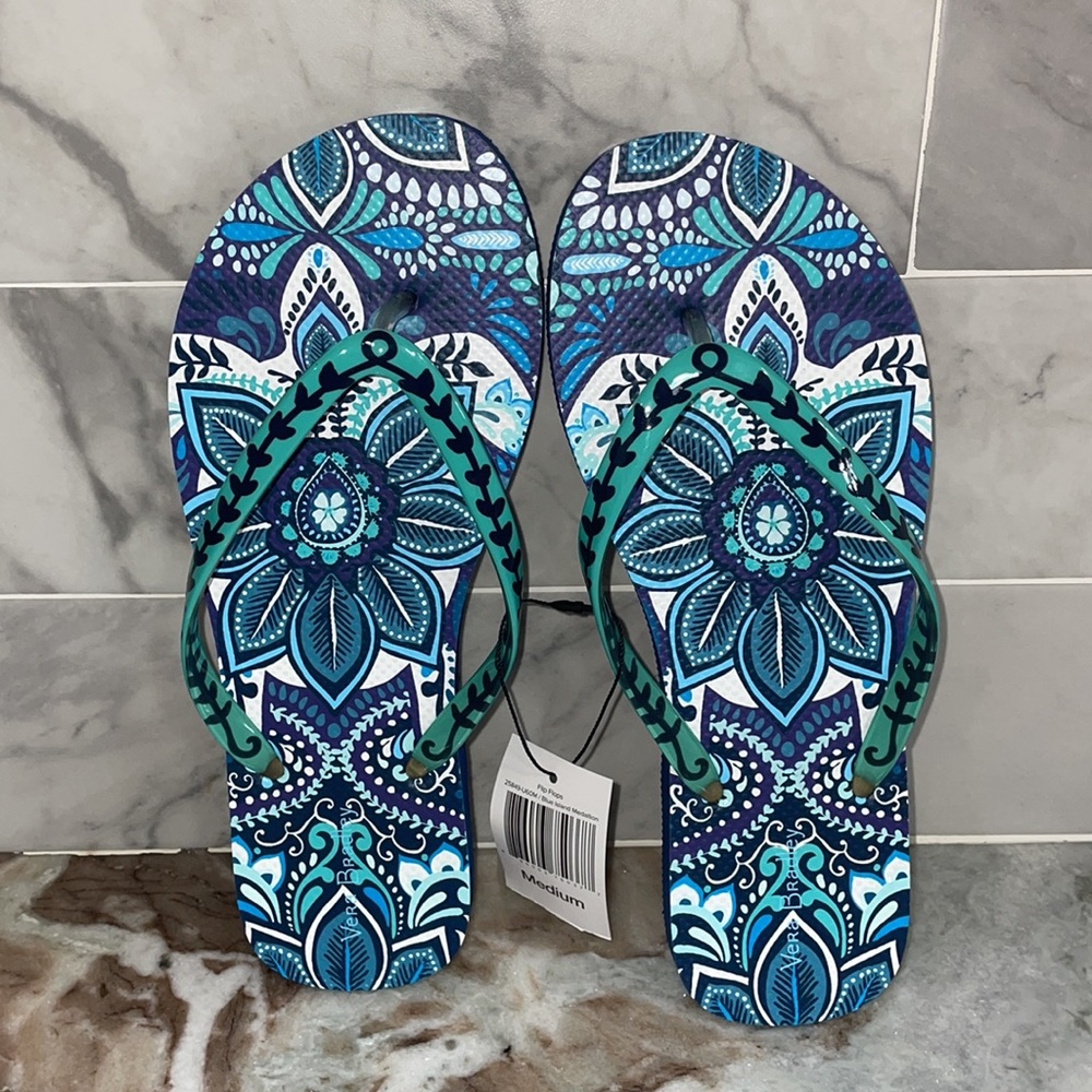 NWT Vera Bradley Flip Flops - Blue Island Medallion - Women's Medium Sz 7/8